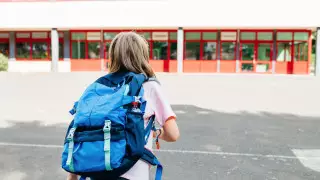 Школьные учебники предлагают заменить на планшеты в Казахстане