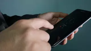 Позвонил 99 раз: астанчанина оштрафовали за беспричинный вызов полиции