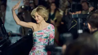 Один в один: какие наряды принцессы Дианы удалось воссоздать в сериале "Корона"