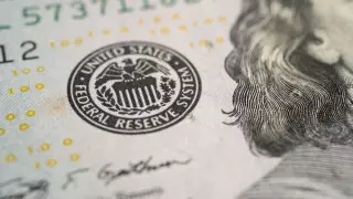 Курс доллара снизился почти на 2 тенге