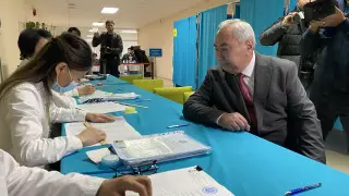 Кандидат Жигули Дайрабаев проголосовал на выборах