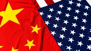 Глава Пентагона выразил обеспокоенность "опасным" поведением Пекина