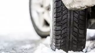 Стекловидный гололед: грузовикам запретили выезд на трассу в Абайской области