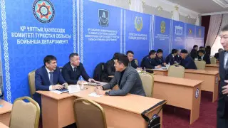 Более 100 жителей принял аким Туркестанской области