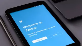 Илон Маск заявил, что Apple угрожала удалить Twitter из AppStore