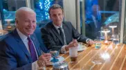 Байден и Макрон поели мороженое