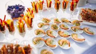 Около 200 человек отравились на свадьбе в Мексике