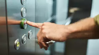 Лифт сорвался в строящемся ЖК в Алматы, погиб мужчина