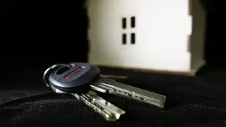 Почему 60% нуждающихся в жилье не могут оформить льготную ипотеку