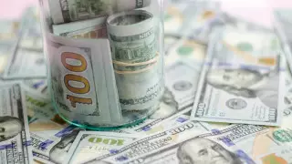 Курс доллара немного вырос на торгах