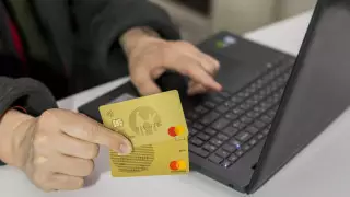 Интернет-мошенника с документами на давно умершего человека задержали в Павлодаре