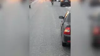 Джип сгорел после ДТП с участием трех авто на трассе Уральск - Атырау