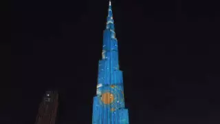 Небоскреб "Бурдж-Халифа" украсили изображением флага Казахстана