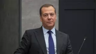 Илон Маск оценил прогнозы Медведева на 2023 год