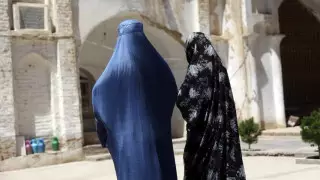 Совбез ООН призвал талибов отменить ограничения в отношении женщин