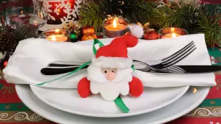 Как не перегрузить организм во время новогоднего застолья, объяснила эксперт