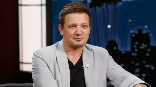 Звезду Marvel Джереми Реннера прооперировали. Актер в критическом состоянии