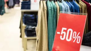 От одежды до техники: в каких магазинах Казахстана сейчас действуют большие скидки