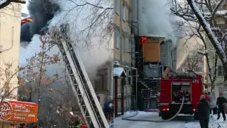 Пожар в центре Алматы ликвидирован, спасены двое человек