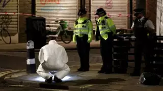 В Лондоне неизвестные открыли стрельбу, ранив трех женщин и ребенка