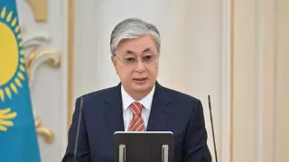 "Настоящий подарок". Токаев обратился к студенческой сборной Казахстана