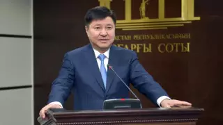 Жакип Асанов ответил, чем гордится и чего стыдится по итогам работы в Верховном суде