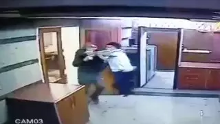 Азербайджан эвакуирует сотрудников посольства в Иране после нападения