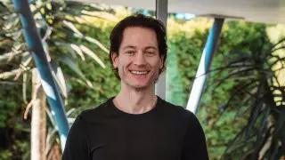 Биохакинг: разбогатевший программист тратит миллионы, чтобы омолодиться до 18 лет