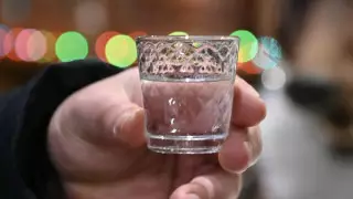 Врач-нарколог развеял популярный миф о водке