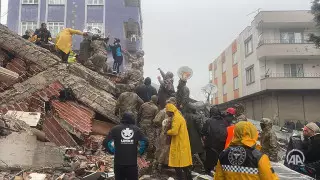 Токаев поручил помочь Турции: Казахстан отправит спасателей и медиков