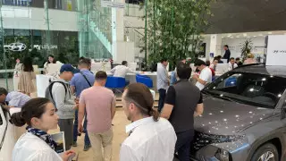 Зря ждали очереди в автосалонах - казахстанцы о льготных автокредитах