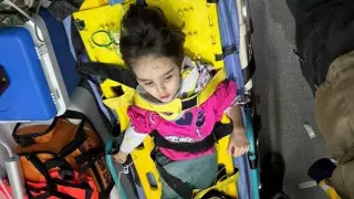 Мужчину и его пятилетнюю дочь нашли живыми спустя 90 часов после землетрясения в Турции