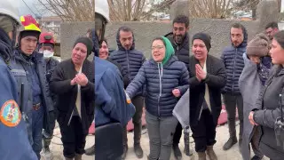 "Благодаря вам мы выжили". Казахстанских спасателей трогательно поблагодарили в Турции