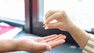 Сколько пар развелись и поженились в Казахстане в 2022 году