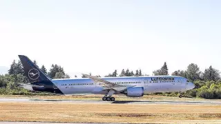 Поврежденный кабель сорвал несколько сотен авиарейсов в Германии