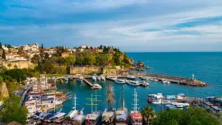 Низкий спрос при суперскидках? Боятся ли казахстанские туристы лететь на отдых в Турцию