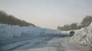 В 11 регионах страны из-за непогоды закрыли трассы