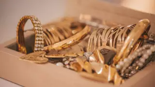 Иностранца заподозрили в вывозе золота из Казахстана на 4 миллиарда тенге