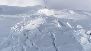 Снежная лавина сошла на республиканскую трассу в ВКО