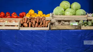 Какие продукты опасно хранить в холодильнике