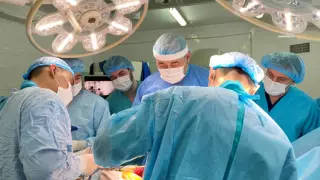 "Поза просящего". Астанинские врачи спасли необычного пациента