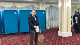 Премьер-министра Смаилова спросили об отставке правительства после выборов