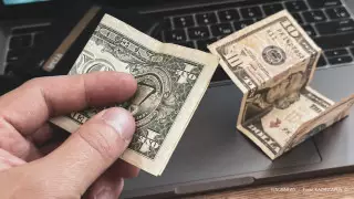 Названы официальные курсы доллара, рубля и евро на праздничные дни