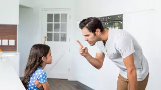 Названы 4 родительские ошибки, которые уничтожают самооценку ребенка