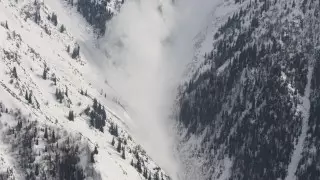 О лавинной опасности в горах Алматы предупредили спасатели