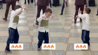 Видео с танцем юного казахстанца на тое набрало 56 миллионов просмотров