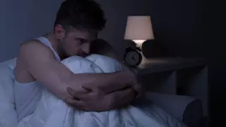 Назван способ снизить вызванный недосыпом риск ранней смерти