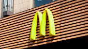 McDonald's временно закрыл все офисы в США
