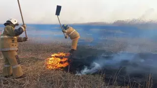 Атырау второй день задыхается из-за дыма и гари: в ДЧС прокомментировали ситуацию