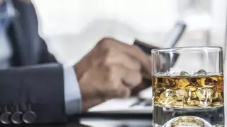 Акима уволили в Павлодарской области за употребление алкоголя на работе